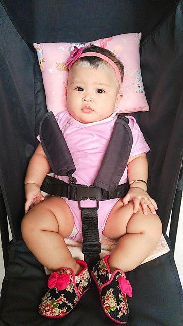 Bayi 6bln 2minggu minta berdiri.