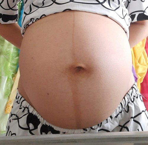 Bụng tụt là tầm 1 hoặc 2 tuần sinh hả mấy mom