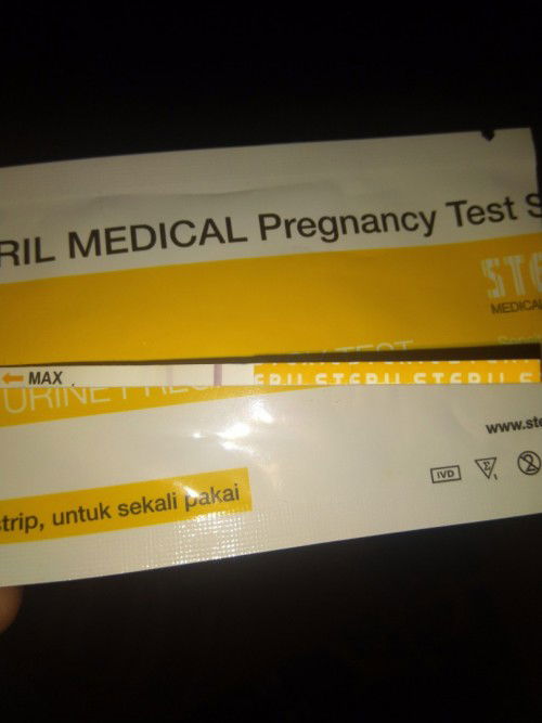 Aku telat udah ke 19 hari, hari ke 9 tp positif pas aku tp ulang hari ke 12 n 17 ko negatif ya