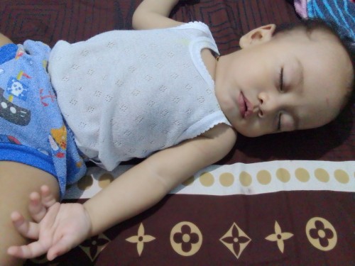 Mau nanya Bun cara naikin BB anak gimana ya?anak ku umur 8bulan BB nya masih 7,5kg belum naik lagi.