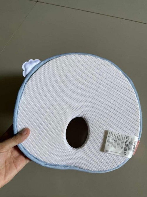 Yang mau coba Bantal antipeyang Babymoov, free 6 sleepsuit nih