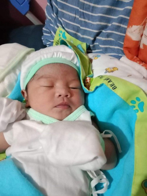 The king was born😍 
Jael Marcos
EDD:JULY 24, 2022
DOB:JULY 9, 2022
Via normal delivery🙏