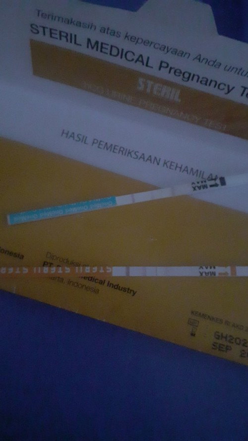 Apakah ini positif. 
Sya trakhir haid tanggal 27 mei 2022 bun. Cuman selesai sholat perut bawa sakit