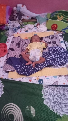 Bunda gimana ya kalo bayi satu bulan naiknya cuma 500 gram. Apakah masihh normal