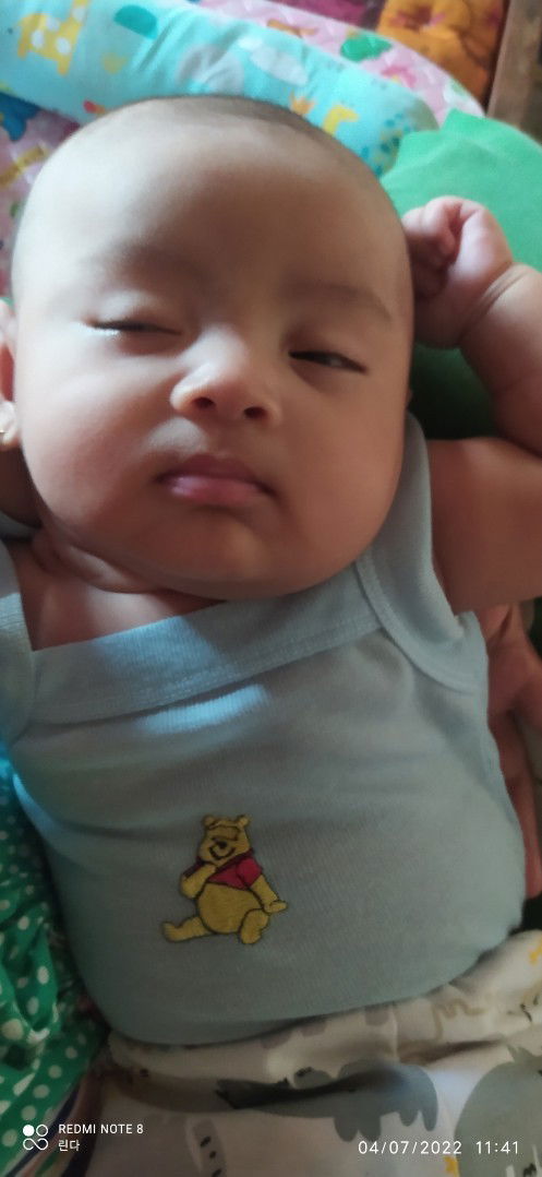 Pipi bayi turun sebelah