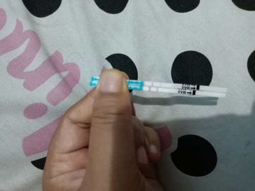 Halo bunda bunda Tespack garis 2 yg satu samar2, apakah menandakan hamil bunda??