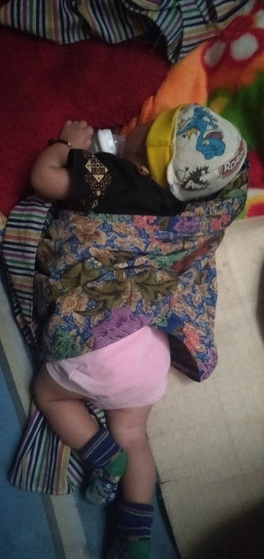 Bayi sudah bisa tengkurap mandiri