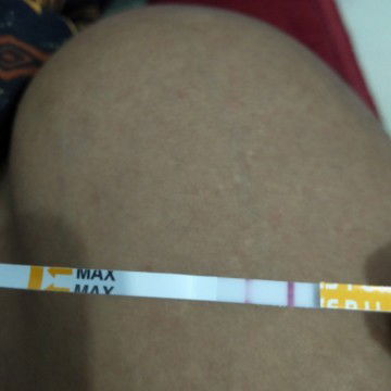 Bun, td baru nyoba tespack dan hasilnya sprti itu yg satu nya samar. Pdhl blm telat haid, gmn ya bun