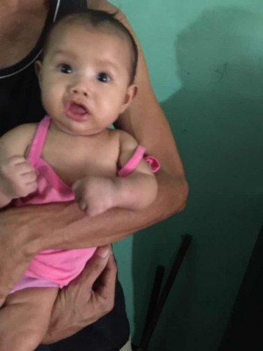 Karga Hi mga mommy ask ko lang if pwede na buhatin si baby ganito 3 months napo sya?