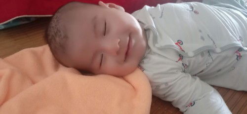 Em sầu quá bé cứ chs cả ngày đến lúc buồn ngủ thì gắt ngủ k chịu ti đến khi ngủ rồi nhét ti mới ti