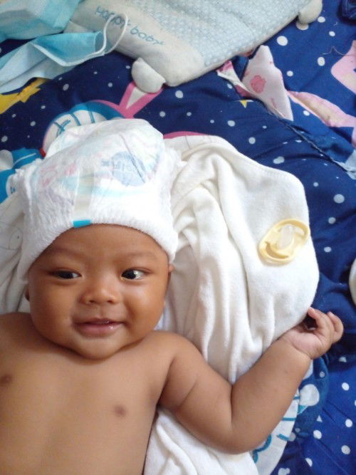 4เดือนแล้วครับ นมแม่ล้วน