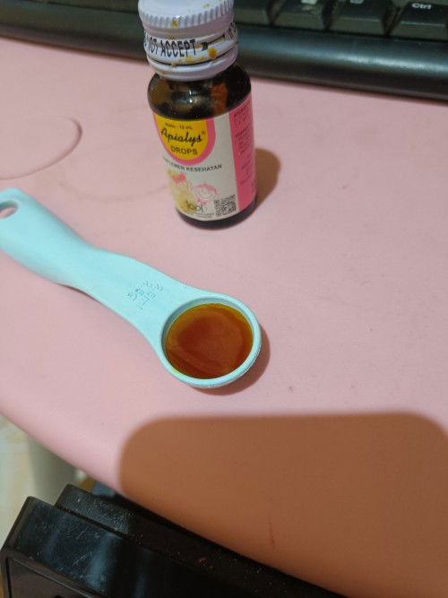 temen2 pernah ada yang begini juga ngga ya vitaminnya ? tiba2 warna berubah seperti ini ?