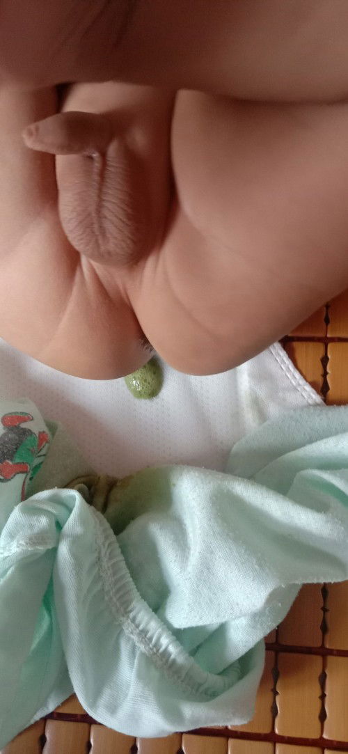 Nuôi con sao vật vả quá các mom ạ