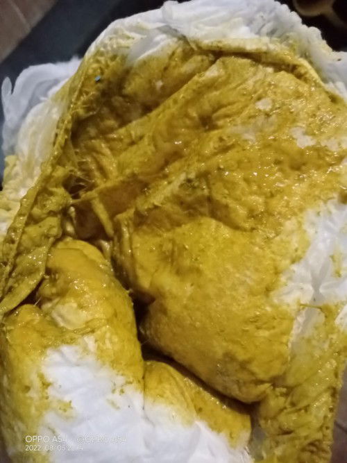 warna nya kaPya gitu bun terus sehari pubunp nya 2 kali full asi . Wajar gak