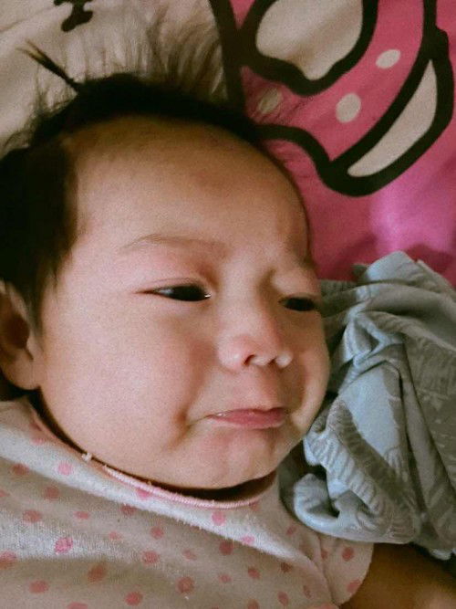 เรื่องมันเศร้า  ขอนมหน่อยค่ะเเม่😹