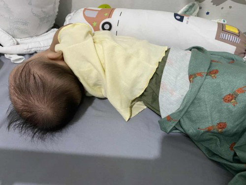 Gaya tidur bayi 3 bulan 7 hari