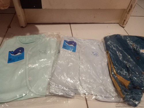 Beli baju bayi kebanyakan karna gatau ukuran dan takut gakepake