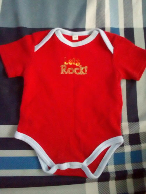 ขายเสื้อผ้าทารกมือสองถ้าสนใจทักแอดเฟสมาได้เลยคะ   Fah'h Vipawan