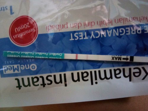 Mau tanya dong bunda ini positif hamil atau nggak yaa aku telat 6 hari