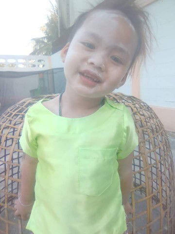 ใก้ลคลอดแล้วแต่ยังไม่มีเสื้อผ้าของใช้ให้ลูกเลยคนโตก็ป่วยเป้นก้อนที่คอหมอนัดผ่าคนเล็กก็จะคลอดเหนื่อย