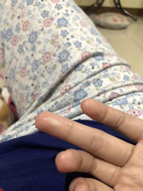 Wet white coming in the vagina