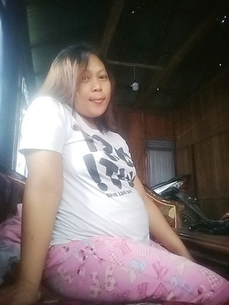 Istri saya hamil mau jalan 6 bulan istri saya megelu muntah2 dan sakit badan itu pembwaan hamil atau