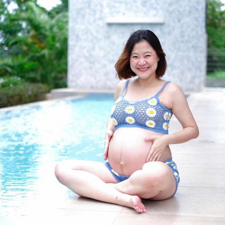 37 สัปดาห์ 4 วัน ยังดิ้นแรง พลิกตัว หมุนตัวสนุกสนานเหมือนเดิม ไม่มีวี่แววจะออกมาเลย แม่บ้านอื่นเป็นยังไงกันบ้าง