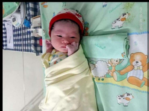 alhamdulilah udah hadir bidadari kecil 1 lgii nih bunn kmrin 5 sep 2022 dlm persalinan caesar