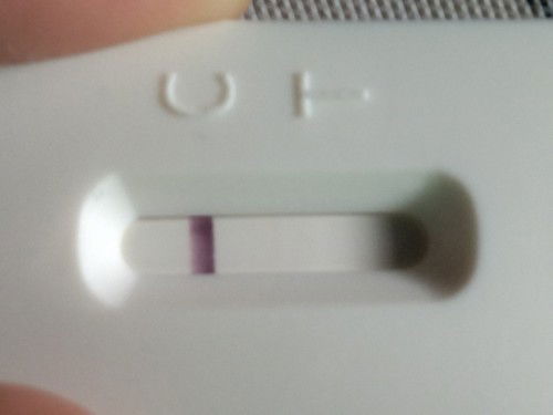 วันก่อนตรวจวันที่30 จางค่ะ พอวันนี้ตรวจก็จางค่ะ ทุกคนเห็นไหมค่ะ  แบบนี้ท้องไหมค่ะ