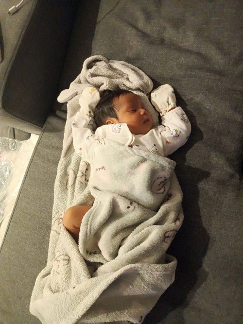 มีวิธีห่อตัวหรือห่มผ้าให้ลูกๆยังไงบ้างคะ