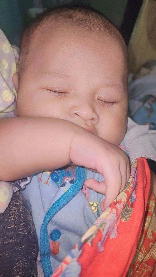 Mau tanya, bayi ku skrng 3bln kadang susah tdr, tpi 2hari ini tidur terus apa gpph? Ko saya khawatir