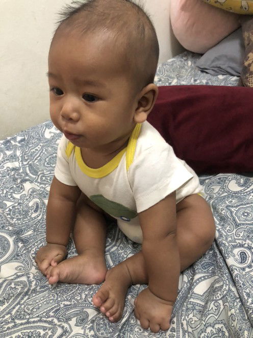 Bayi 5 bulan duduk