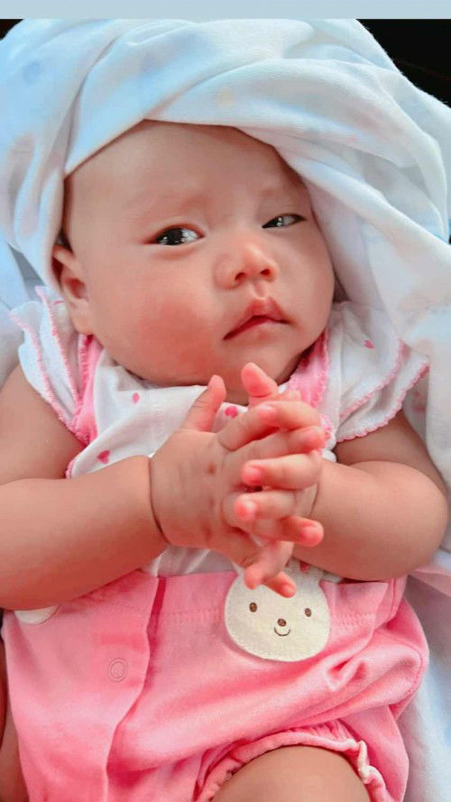 มีบ้านไหนฉีดวัคซีน แบบไหนบ้างคะ และเท่าไหร่กันบ้าง
ฉีดคลีนิคเด็กขอวัคซีนแบบไม่เป็นไข้ (1800)
กินวัคซีนRota (960)