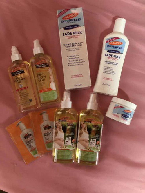 แม่ๆทาครีมกันท้องลายตัวไหนกันบ้างคะ นี้ทา palmer 
แต่ท้องยังไม่ใหญ่มากอ่ะ เลยไม่รู้ว่าได้ผลมั้ยกลัวท้องลายมากค่า 😂