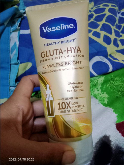 Vaseline gluta hya