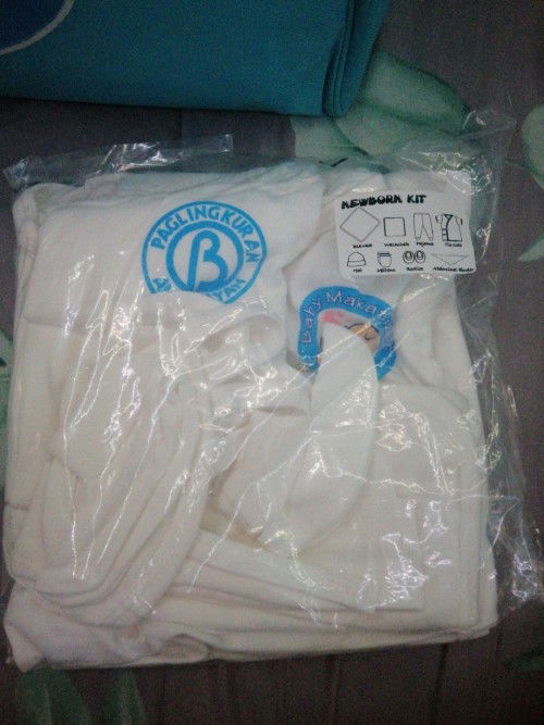 Looking for Pregnant Mamas na super need ng vitamins at newborn clothes.