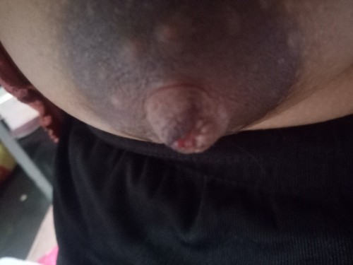 Firat time breast feeding mom.
