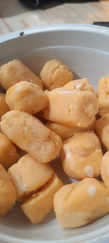 Bundaa,, boleh ngak sih bumil 16 minggu makan tape goreng, ,