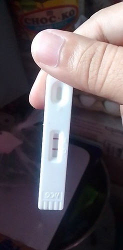 wala akong naranasng pagsusuka ask ko lang kung normal lang to? pero positive sa pt pang 2nd baby na