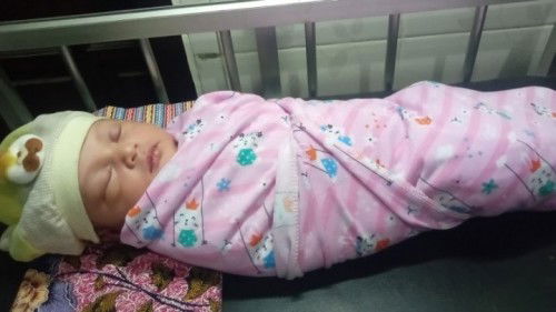 Melahirkan di dalam mobil