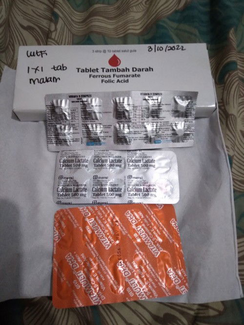 TTD, Vit. B komplek, Calcium laktate dari puskesmas. Vitamulti DHA(asam folat) dari Dr.spog