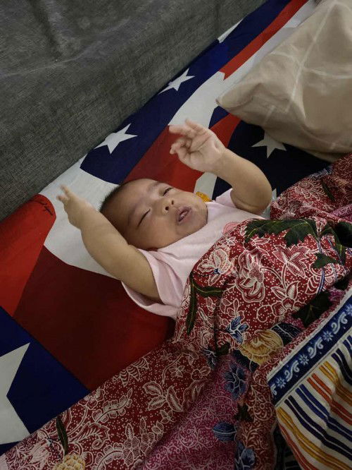 Bayi 2 bulan kakuin badan