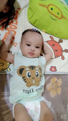 Mọi ng ơi con e hơn 3m20d ngày rồi nhưng vẫn trớ sữa ,lúc sinh 3.5kg giờ dk có 5.5kg ạ, chán quá