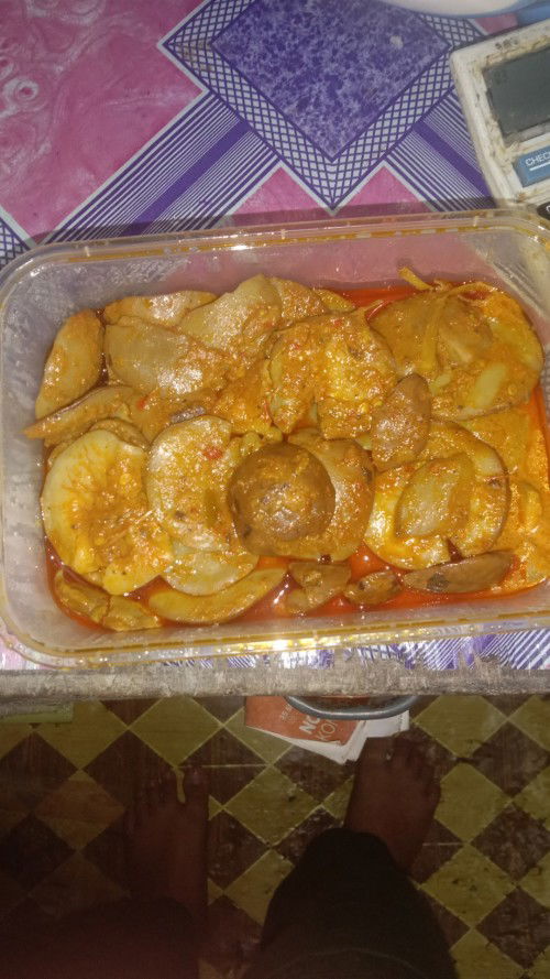 Makan jengkol
