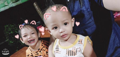 Bé uống sữa đêm