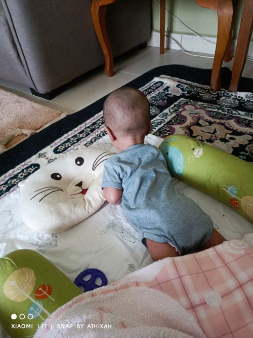normal x bby sy bru 3 bulan tapi dh meniarap angkat kepala....