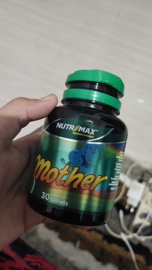 Aku mau tanya kalo minum vitamin ini berarti ga usah mnum vitamin dri bidan lagi ya bund? Aku 23week