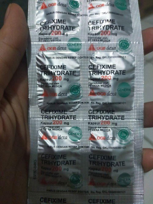 Antibiotik cefixime trihydrate 200mg
