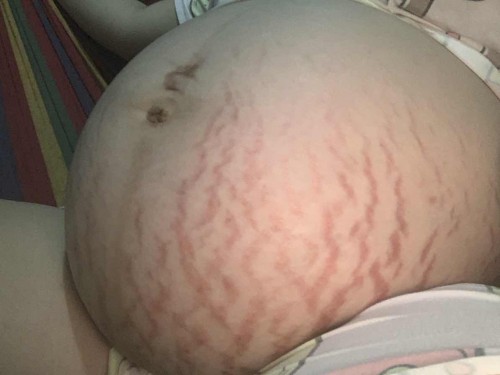 32 weeks and 3 days pregnant