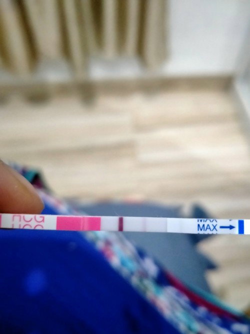 Halo bunda2, mau nanya ini, saya udh telat 5 hari dan sy tespek udu garis 2 tapi 1 msih samar,
